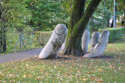 hand statue